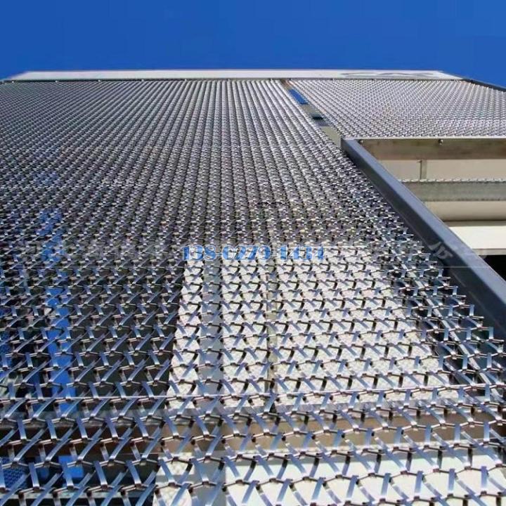 鋁蜂窩網與人字金屬裝飾網 凱麥金屬建材的創(chuàng)新應用與市場價值